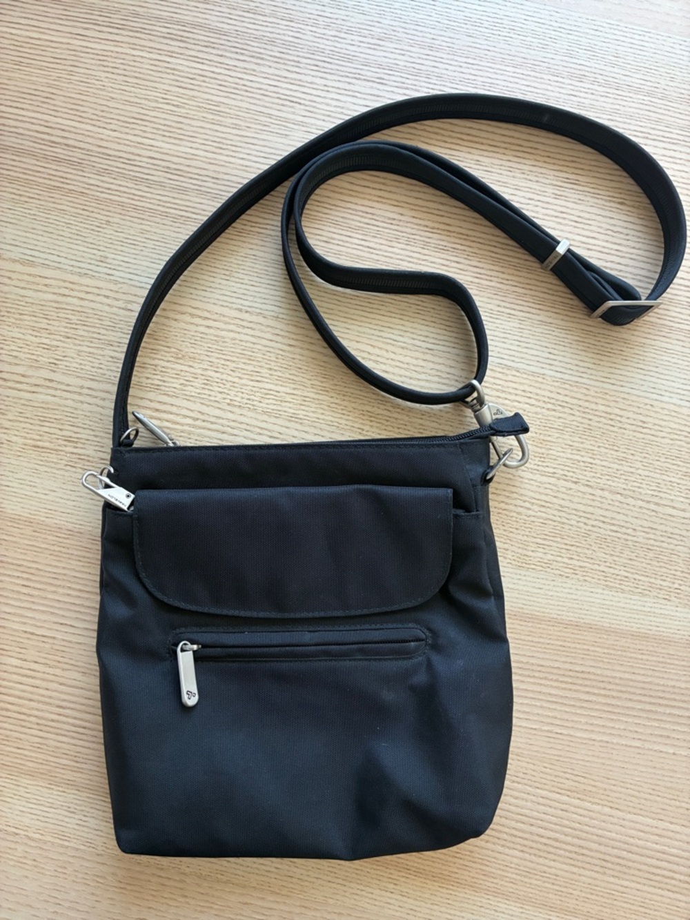 Travelon Black Crossbody Anti Theft Travel Purse